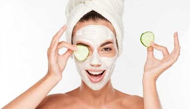 Máscara de pepino para rejuvenecer a pel facial